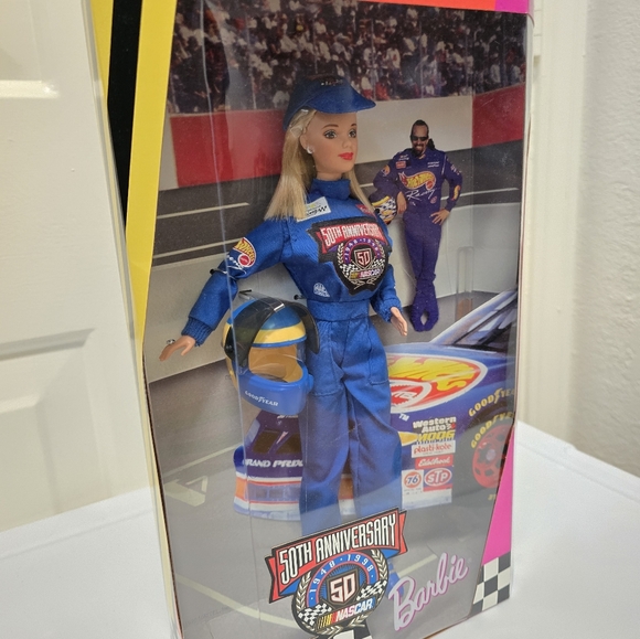 Barbie Collector's Edition 50th Anniversary NASCAR-NIB - Picture 4 of 15